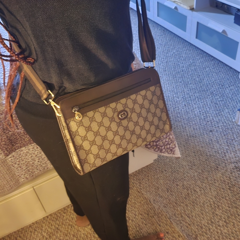 Vintage Authentic Gucci Purse - Picture 10 of 10